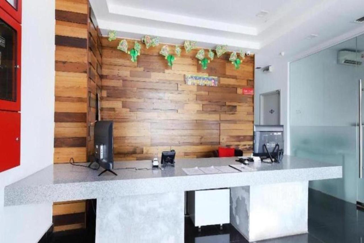 OYO 337 Iris Hotel Kajang Buitenkant foto