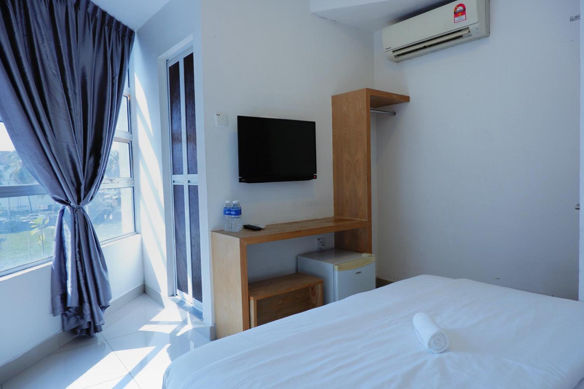 OYO 337 Iris Hotel Kajang Buitenkant foto