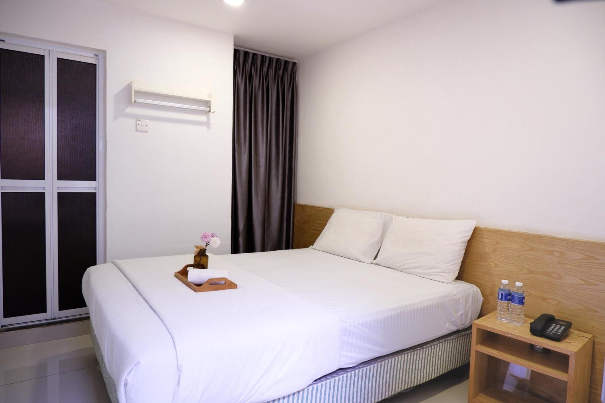 OYO 337 Iris Hotel Kajang Buitenkant foto