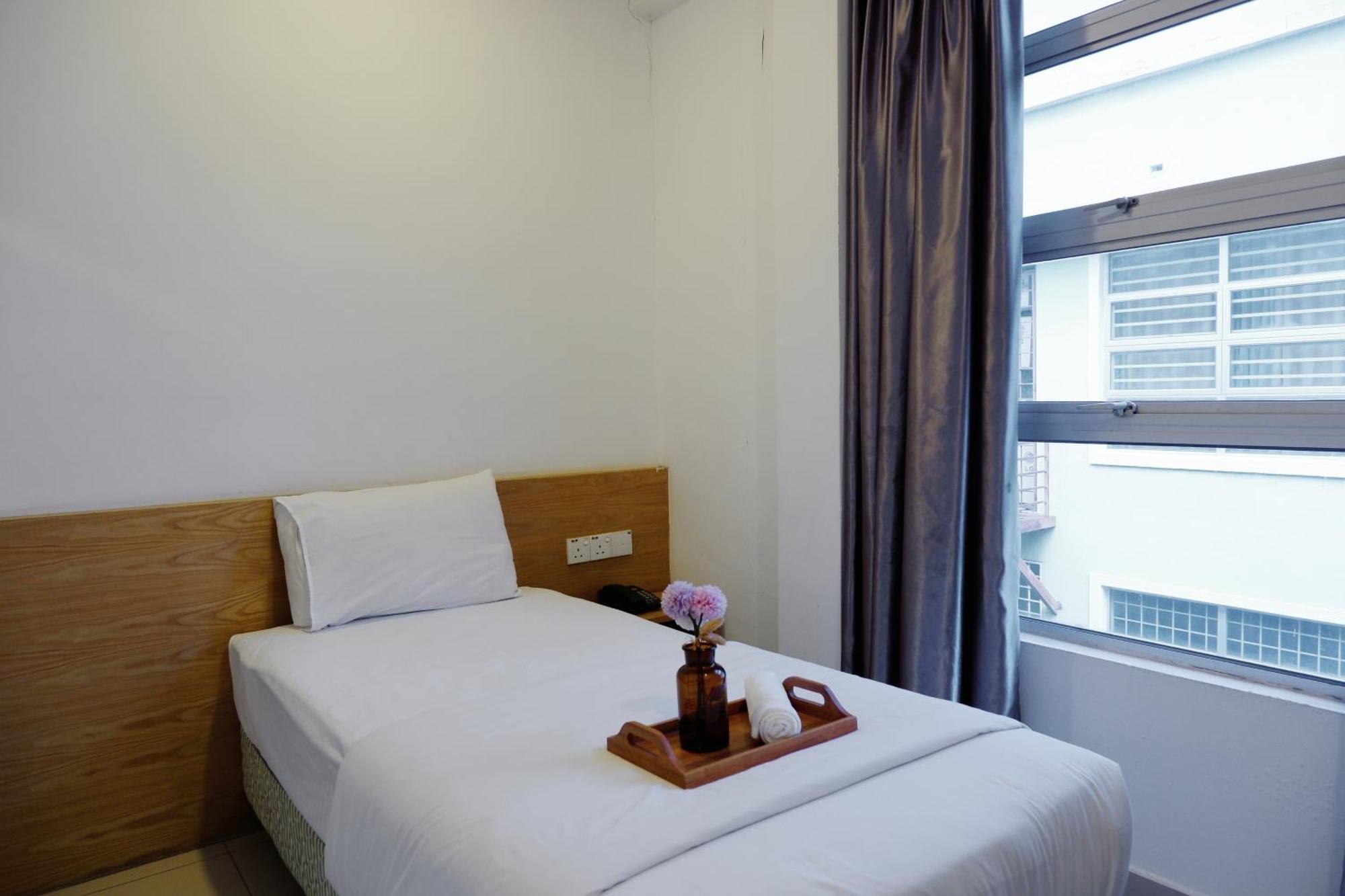 OYO 337 Iris Hotel Kajang Buitenkant foto