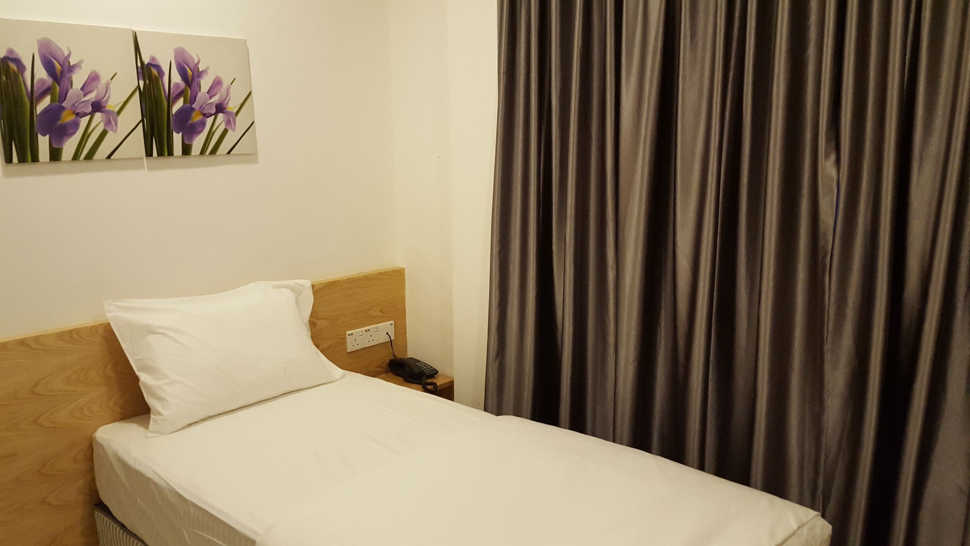 OYO 337 Iris Hotel Kajang Buitenkant foto