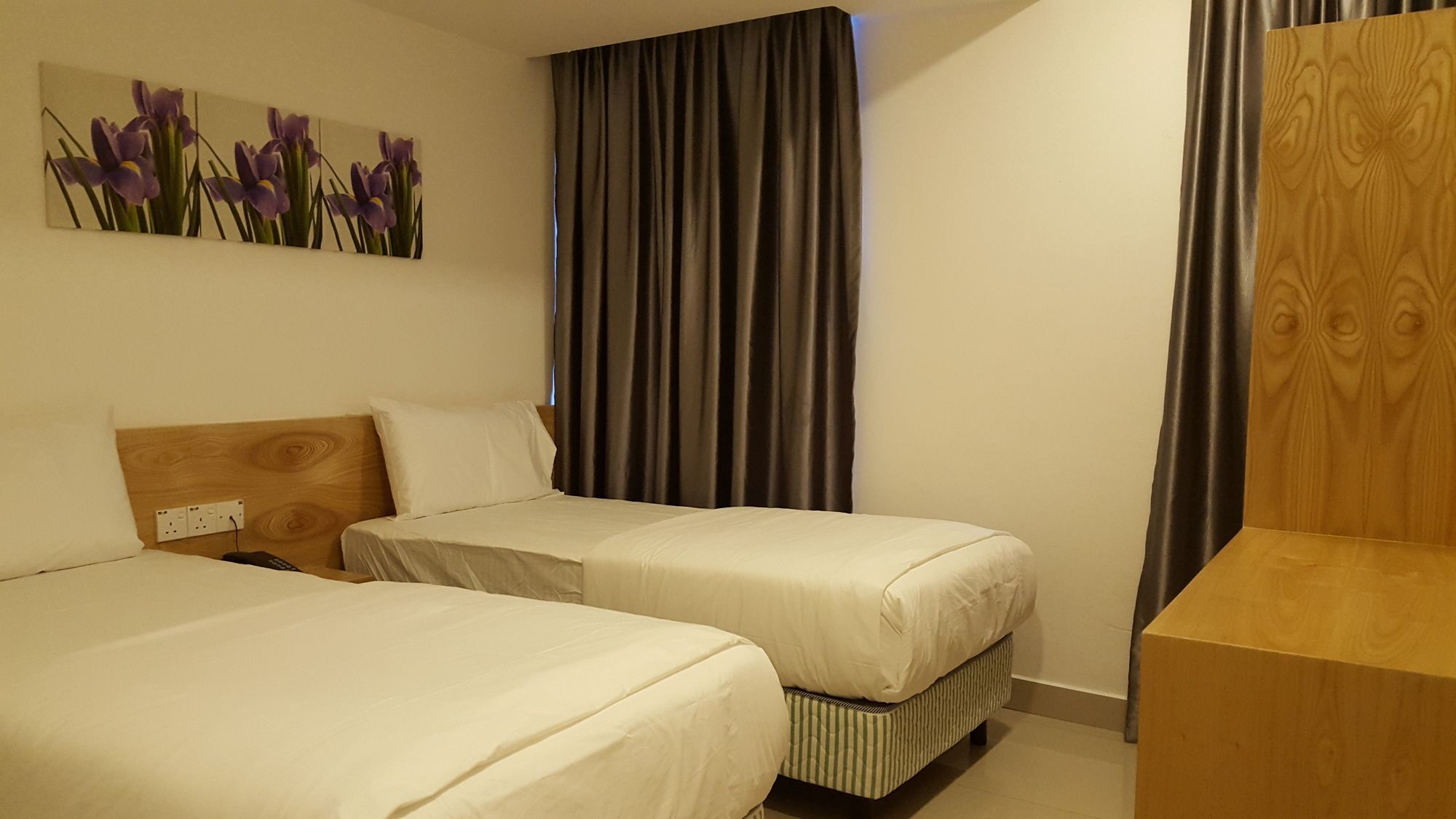 OYO 337 Iris Hotel Kajang Buitenkant foto